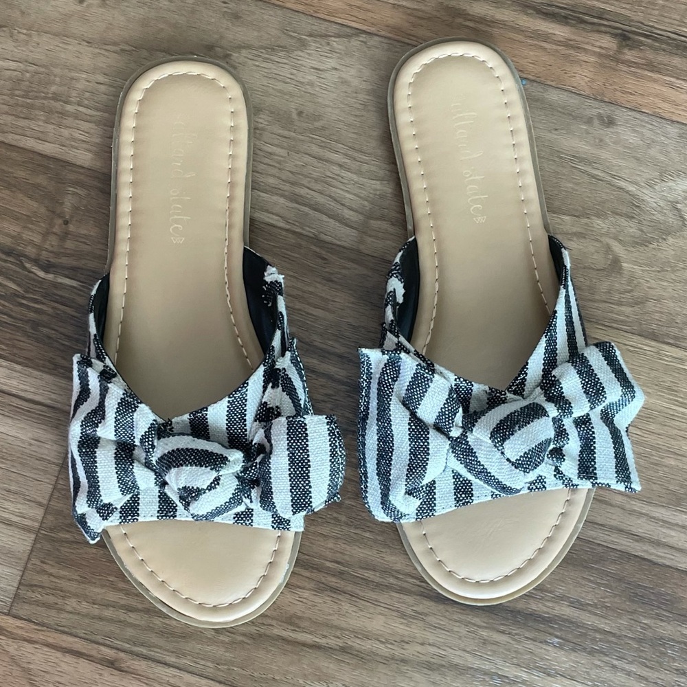 Altar’d State sandals